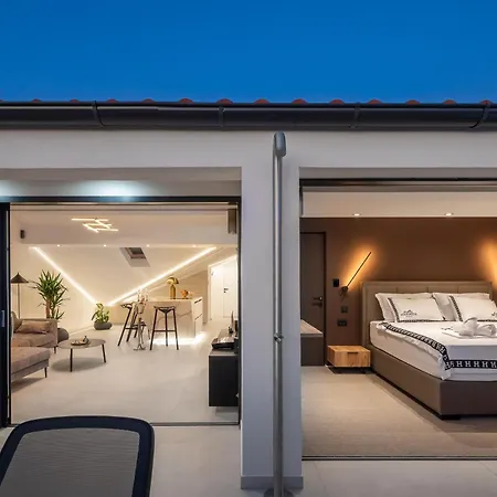 Luxury Penthouse Hvar With Jacuzzi & Sea View アパート
