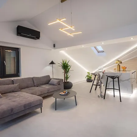 Luxury Penthouse Hvar With Jacuzzi & Sea View