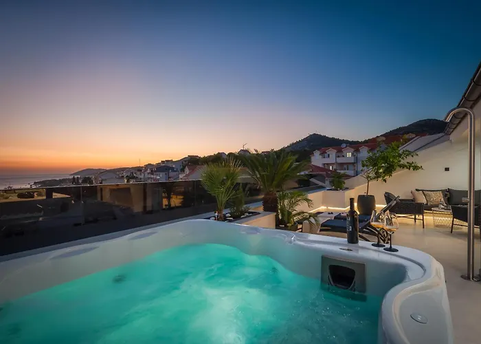 アパート Luxury Penthouse Hvar With Jacuzzi & Sea View