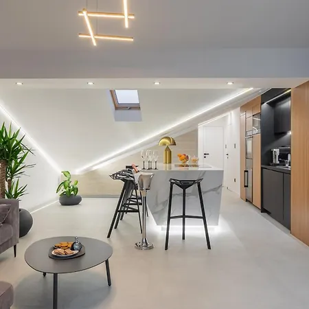 Luxury Penthouse Hvar With Jacuzzi & Sea View *