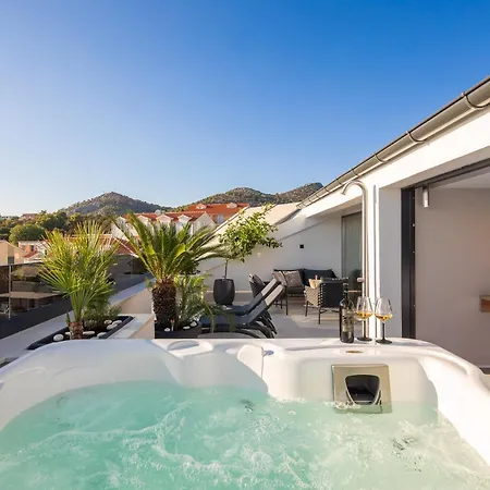 Luxury Penthouse Hvar With Jacuzzi & Sea View *