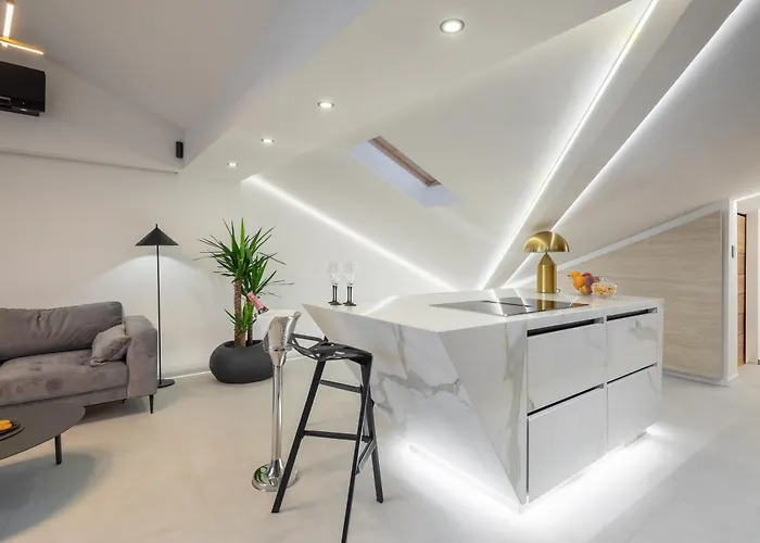 Appartement Luxury Penthouse Hvar With Jacuzzi & Sea View *