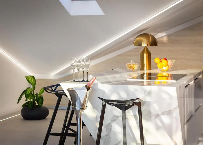 Luxury Penthouse Hvar With Jacuzzi & Sea View * هفار