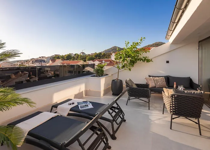 Luxury Penthouse Hvar With Jacuzzi & Sea View * هفار