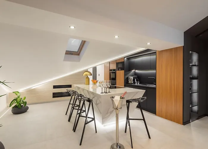 Luxury Penthouse Hvar With Jacuzzi & Sea View Lejlighed Hvar Town